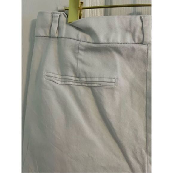 Banana Republic White Ankle Cropped Chinos with Scalloped Hem. Size 4 - Picture 5 of 6